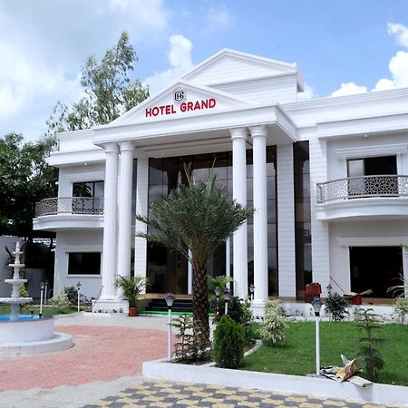 Hotel Grand Khuldabad 외부 사진