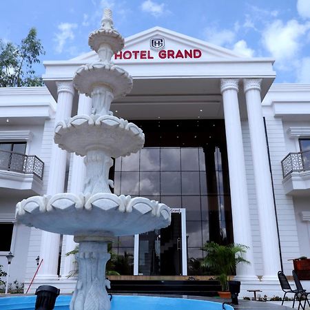 Hotel Grand Khuldabad 외부 사진