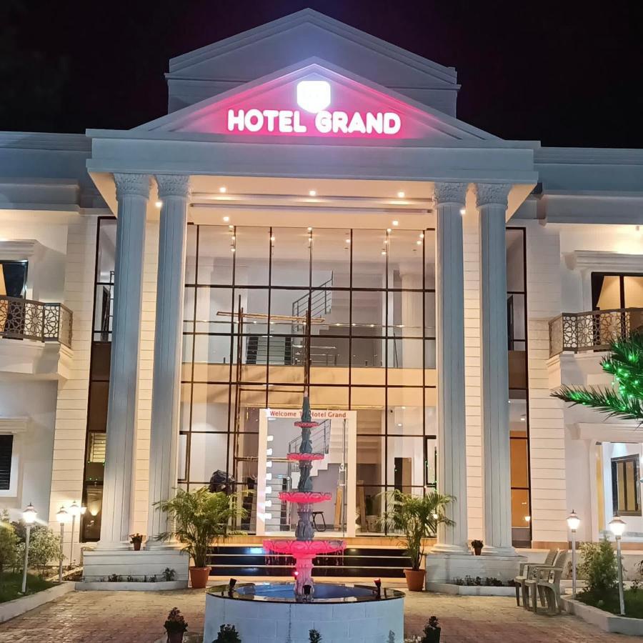 Hotel Grand Khuldabad 외부 사진
