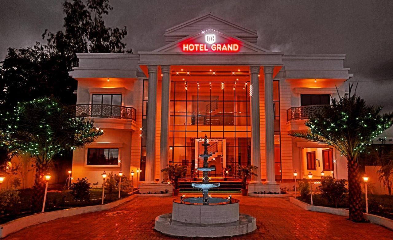 Hotel Grand Khuldabad 외부 사진