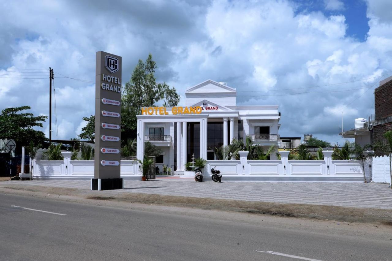 Hotel Grand Khuldabad 외부 사진