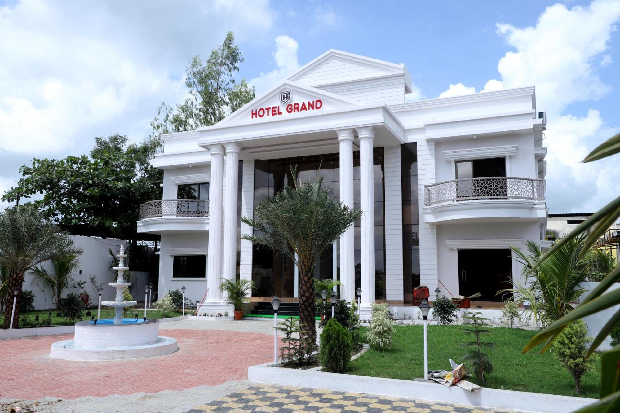Hotel Grand Khuldabad 외부 사진